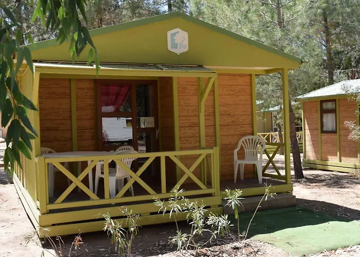 Paradella אתר קמפינג 3*