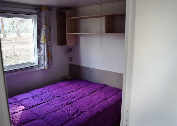 Paradella אתר קמפינג 3*